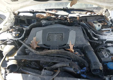 2010 Mercedes-Benz C 300 Luxury/Sport z USA, uszkodzony, nr VIN WDDGF5EB9AR095682